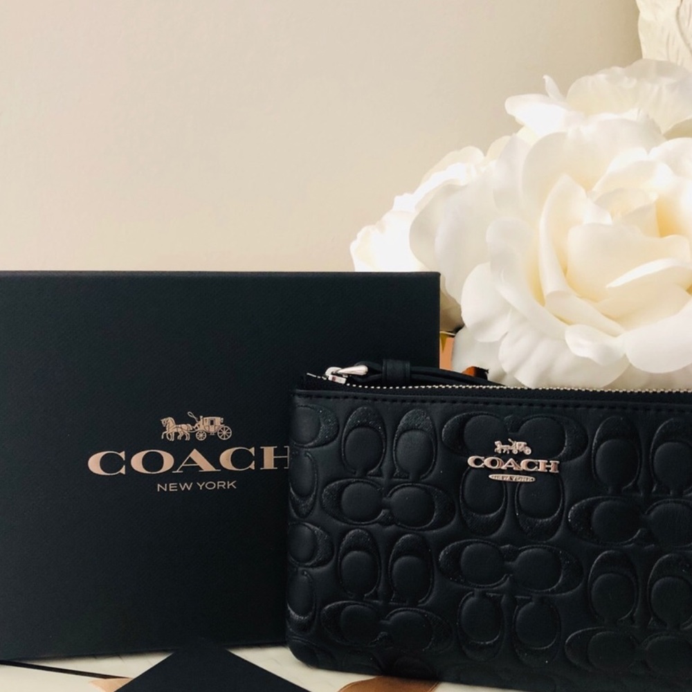 🎀Coach Corner Zip Wristlet In Signature Leather